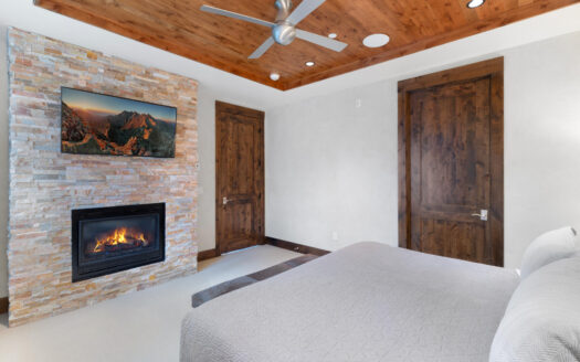 136 San Joaquin Road D101