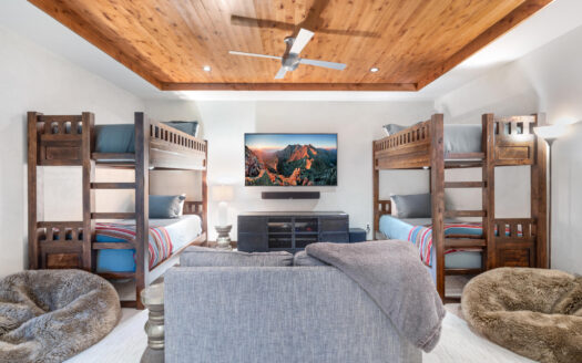 136 San Joaquin Road D101