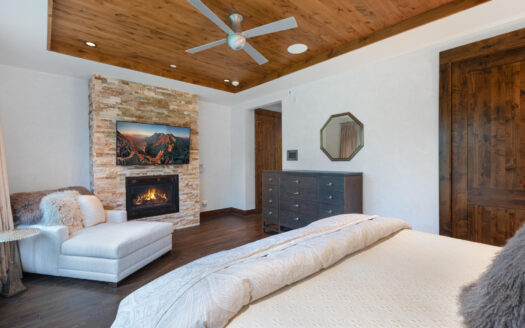 136 San Joaquin Road D101