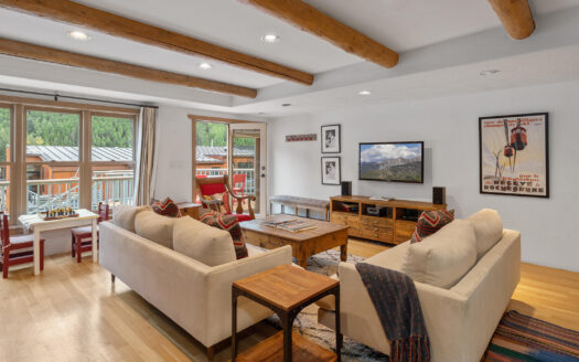 W 126 Colorado Avenue 305