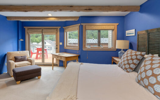 W 126 Colorado Avenue 305