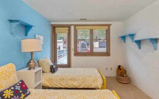 W 126 Colorado Avenue 305