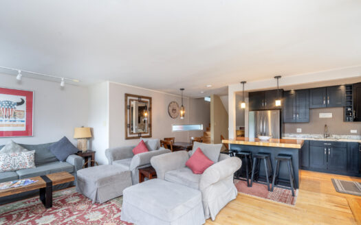 W 747 Pacific Avenue 506