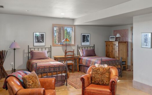 1001 Peninsula Drive