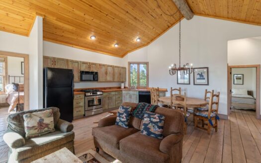 1001 Peninsula Drive