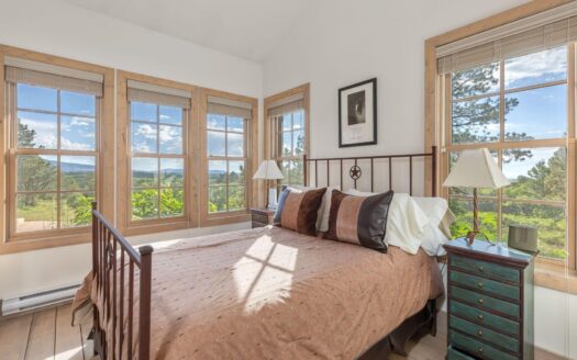 1001 Peninsula Drive