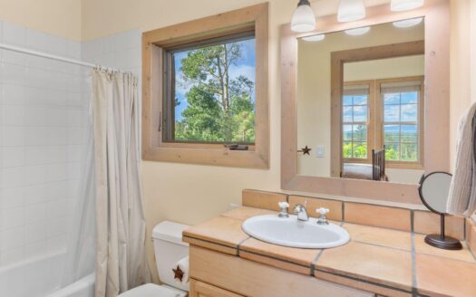 1001 Peninsula Drive