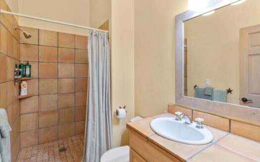 1001 Peninsula Drive