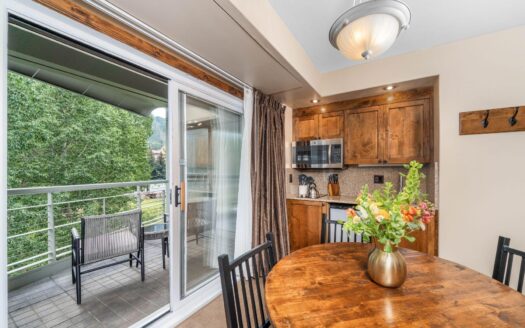 136 Country Club Drive 451