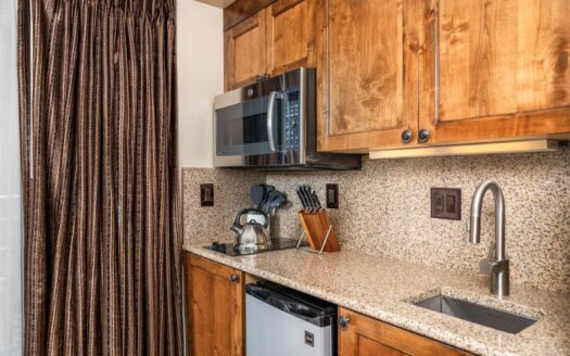 136 Country Club Drive 451