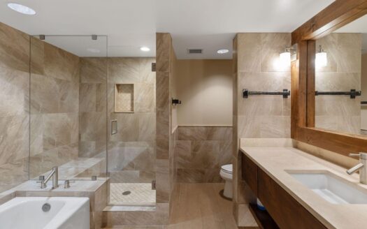 136 Country Club Drive 451