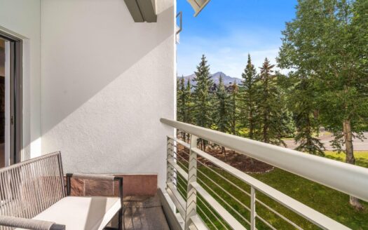 136 Country Club Drive 451