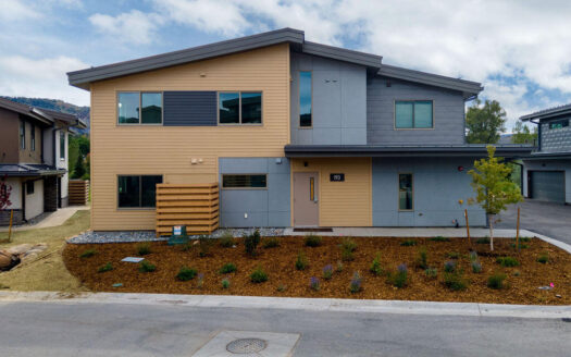 193 Riverfront Lane #200