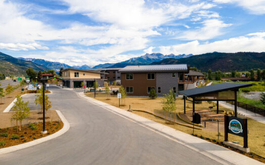174 Alpine Loop 301