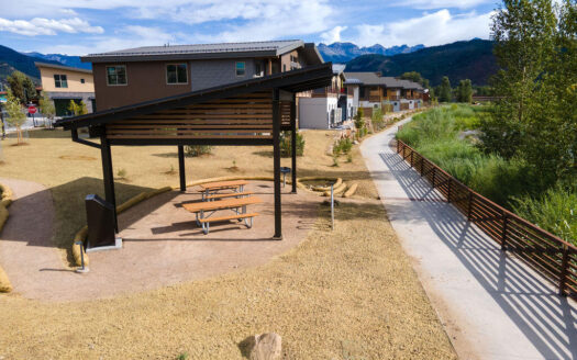 174 Alpine Loop 301