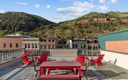 W 126 Colorado Avenue 305