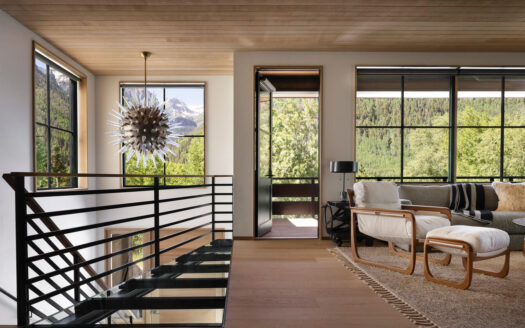 E 653 Pandora Avenue