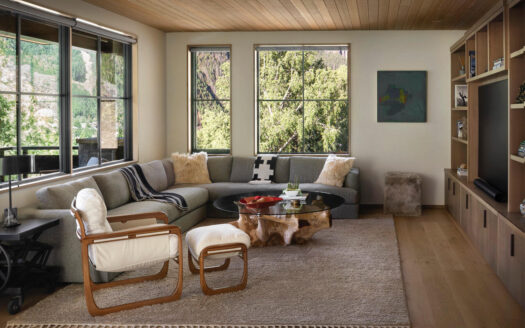 E 653 Pandora Avenue