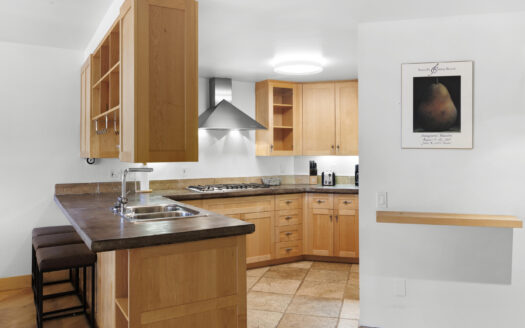 S 301 Pine Street 215