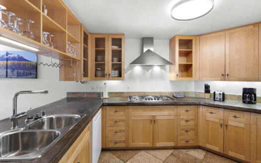 S 301 Pine Street 215