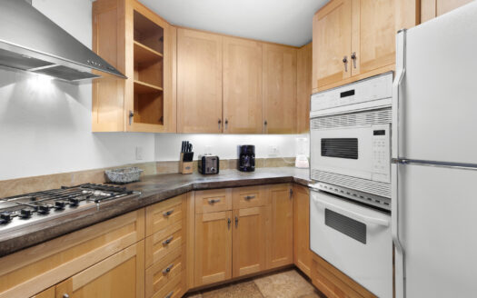 S 301 Pine Street 215