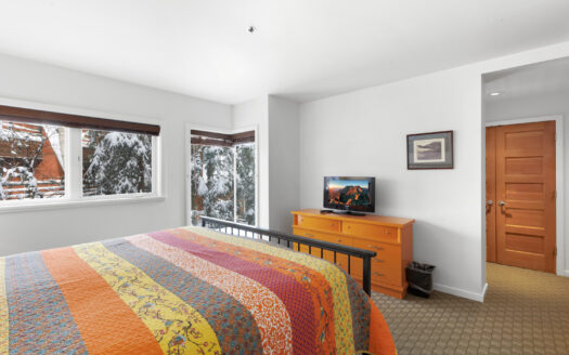 S 301 Pine Street 215