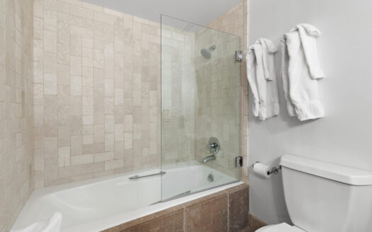 S 301 Pine Street 215