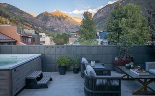 S 123 Spruce Street PH-AR & C-1