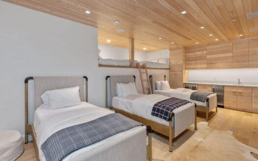 S 123 Spruce Street PH-AR & C-1