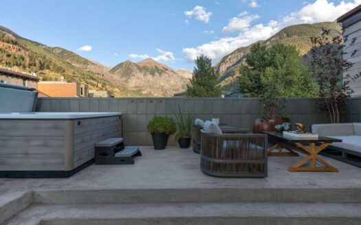 S 123 Spruce Street PH-AR & C-1