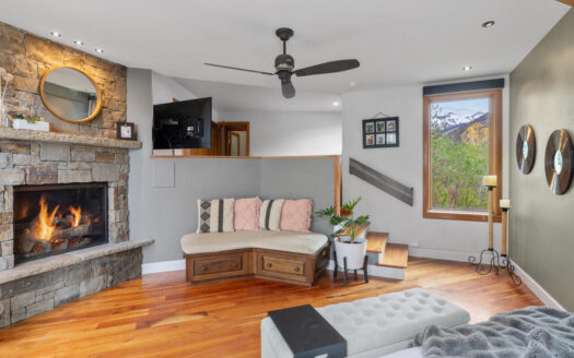 209 Hillside Lane Lane