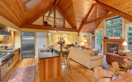 E 485 Colorado Avenue