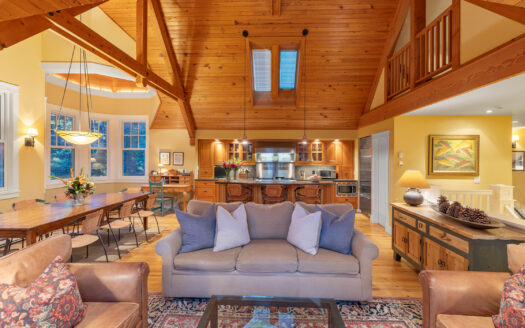 E 485 Colorado Avenue