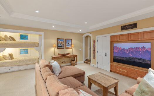 E 485 Colorado Avenue