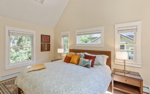 E 485 Colorado Avenue