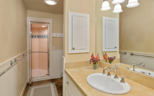 E 485 Colorado Avenue