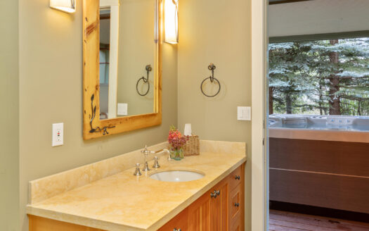 E 485 Colorado Avenue