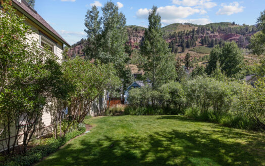 E 485 Colorado Avenue