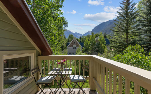 E 485 Colorado Avenue