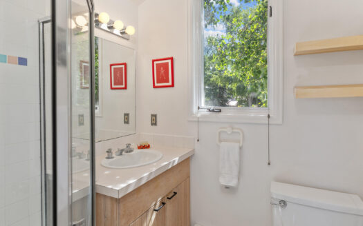 E 485 Colorado Avenue