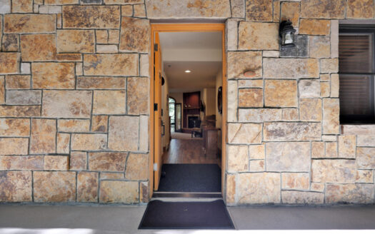 135 San Joaquin Road 203