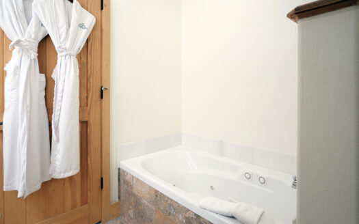 135 San Joaquin Road 203