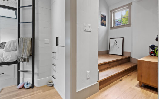 E 517 Columbia Avenue