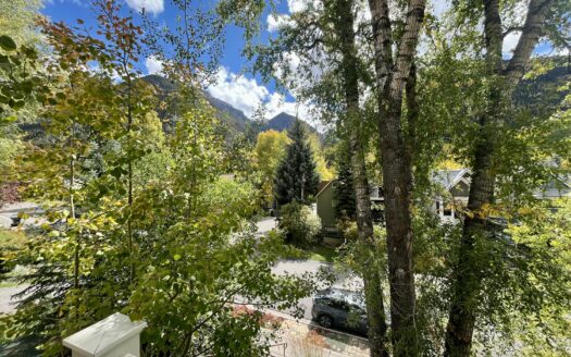 E 517 Columbia Avenue