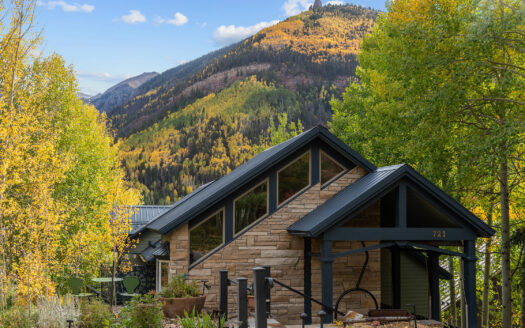 E 721 Pandora Avenue