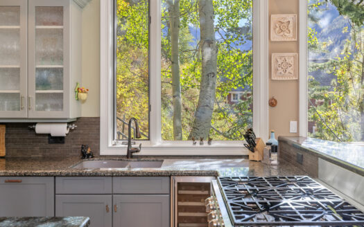 E 721 Pandora Avenue