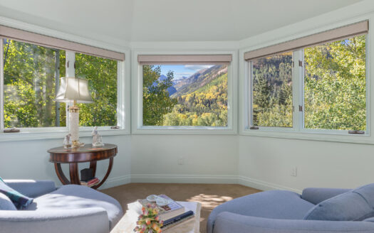 E 721 Pandora Avenue