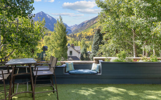 E 721 Pandora Avenue