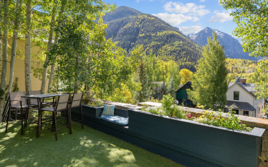 E 721 Pandora Avenue