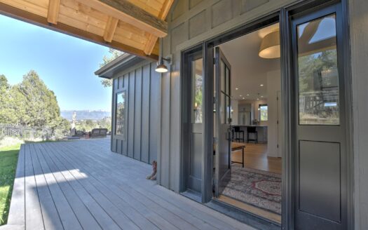 1076 Pleasant Point Drive